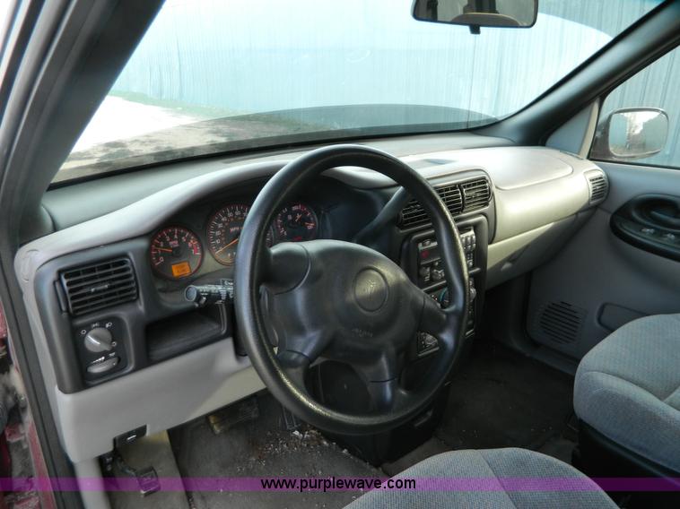 image for item AQ9998 2005 Pontiac Montana van