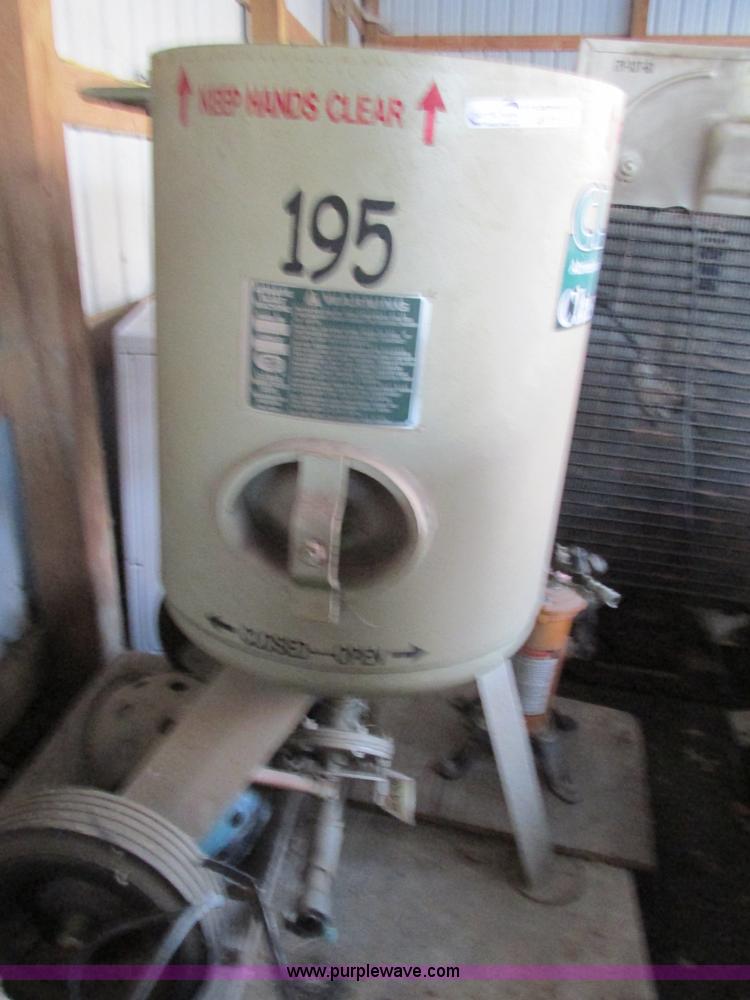 image for item AR9150 2004 Clemco sand blaser