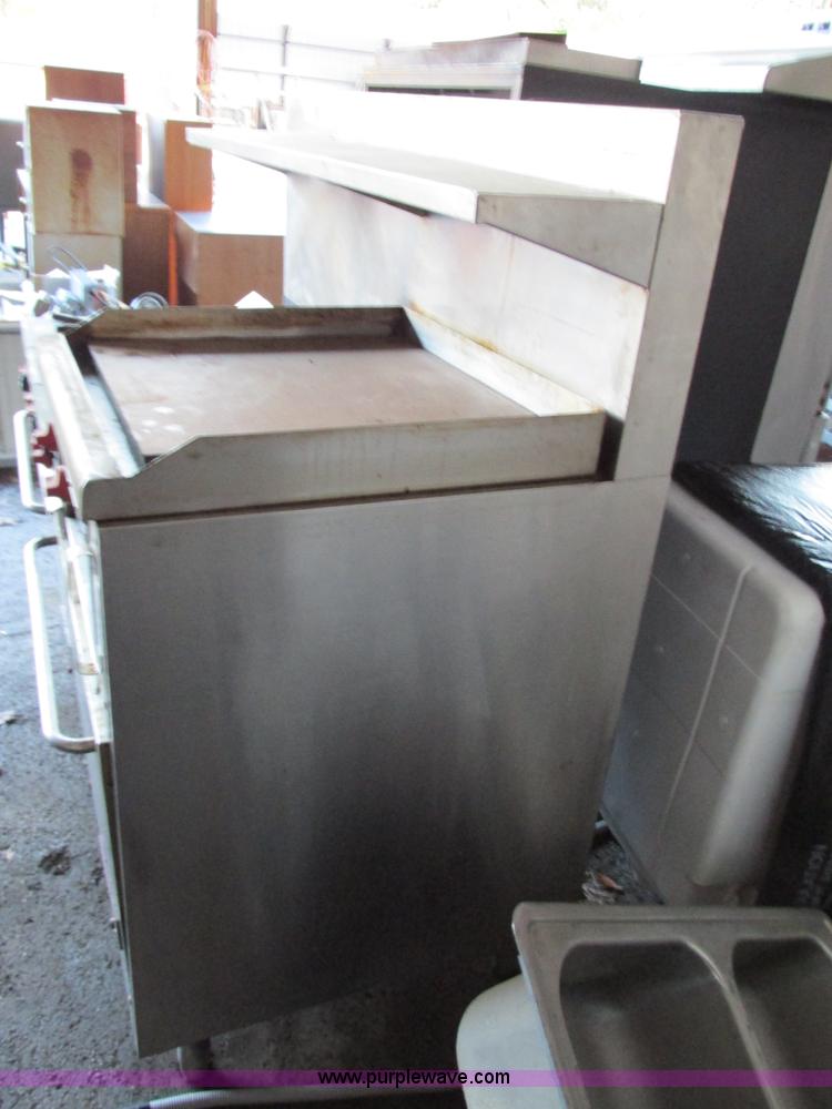 image for item AR9162 Assorted restaurant equipment