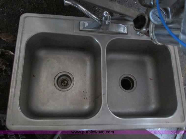 image for item AR9162 Assorted restaurant equipment