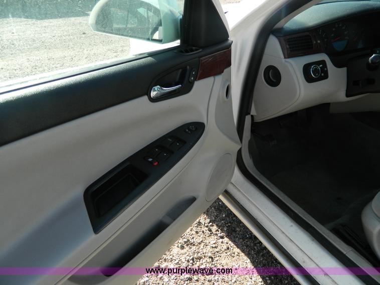 image for item AZ9016 2006 Chevrolet Impala LS