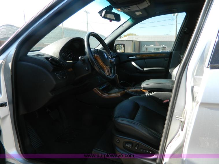 image for item AZ9018 2002 BMW X5 4.4i SUV