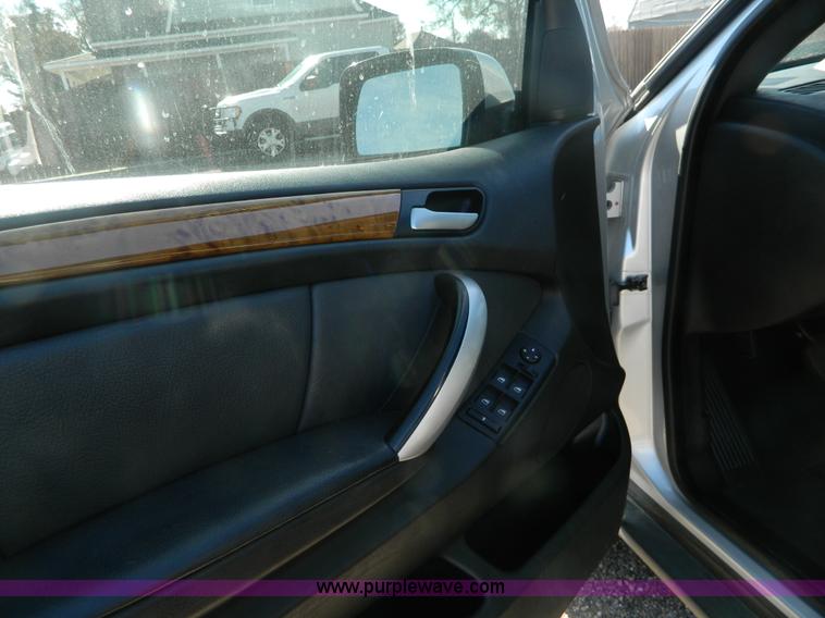 image for item AZ9018 2002 BMW X5 4.4i SUV