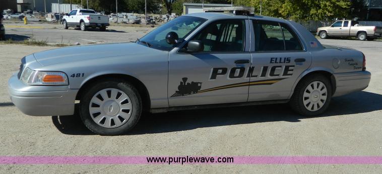 image for item D6048 2007 Ford Crown Victoria Police Interceptor