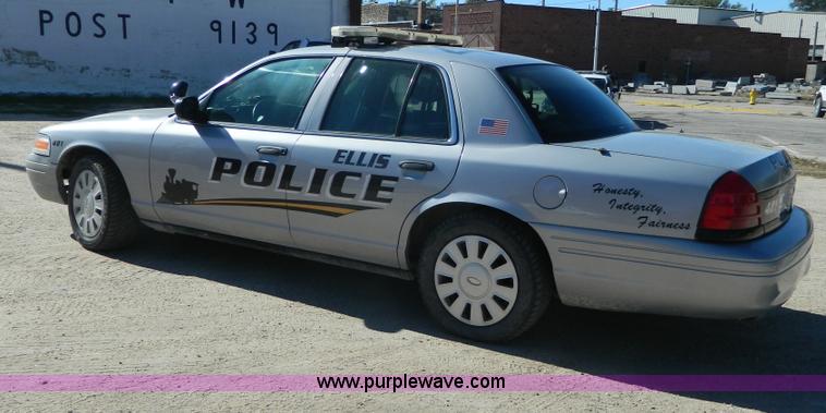 image for item D6048 2007 Ford Crown Victoria Police Interceptor