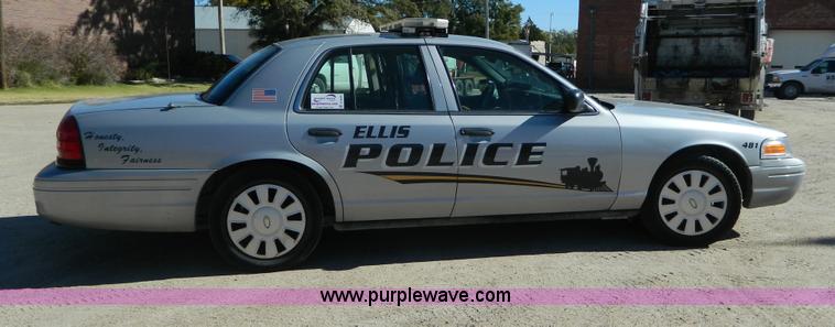 image for item D6048 2007 Ford Crown Victoria Police Interceptor