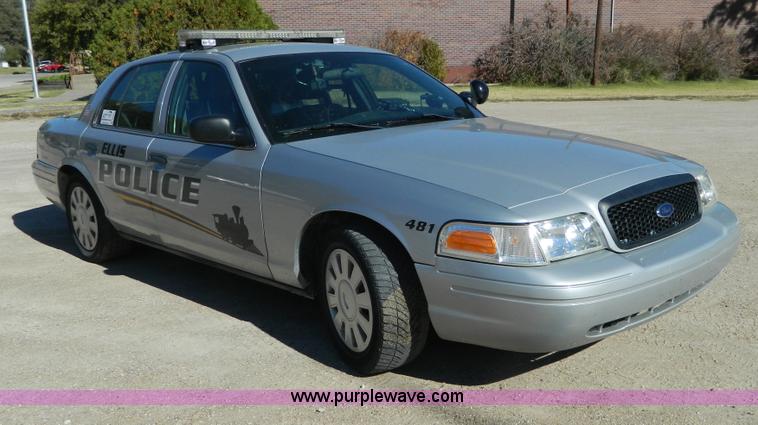 image for item D6048 2007 Ford Crown Victoria Police Interceptor