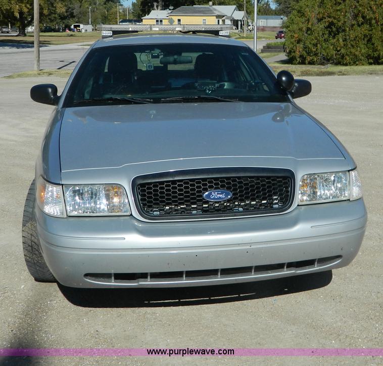 image for item D6048 2007 Ford Crown Victoria Police Interceptor