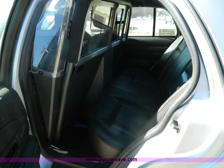 image for item D6048 2007 Ford Crown Victoria Police Interceptor