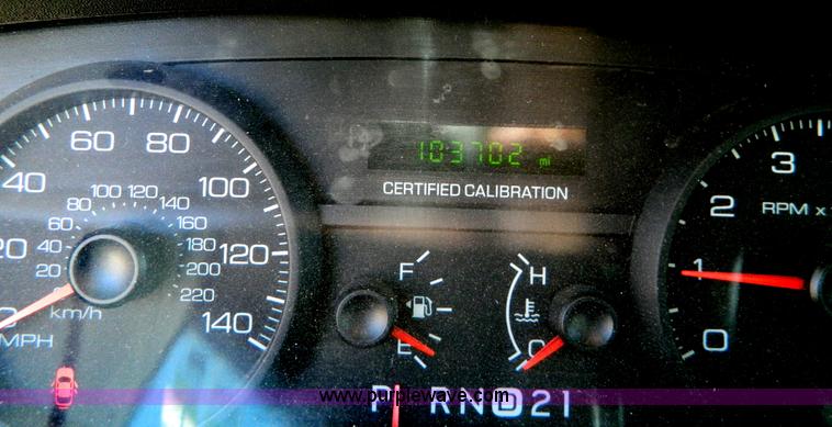 image for item D6048 2007 Ford Crown Victoria Police Interceptor