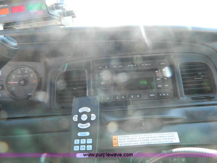 image for item D6048 2007 Ford Crown Victoria Police Interceptor