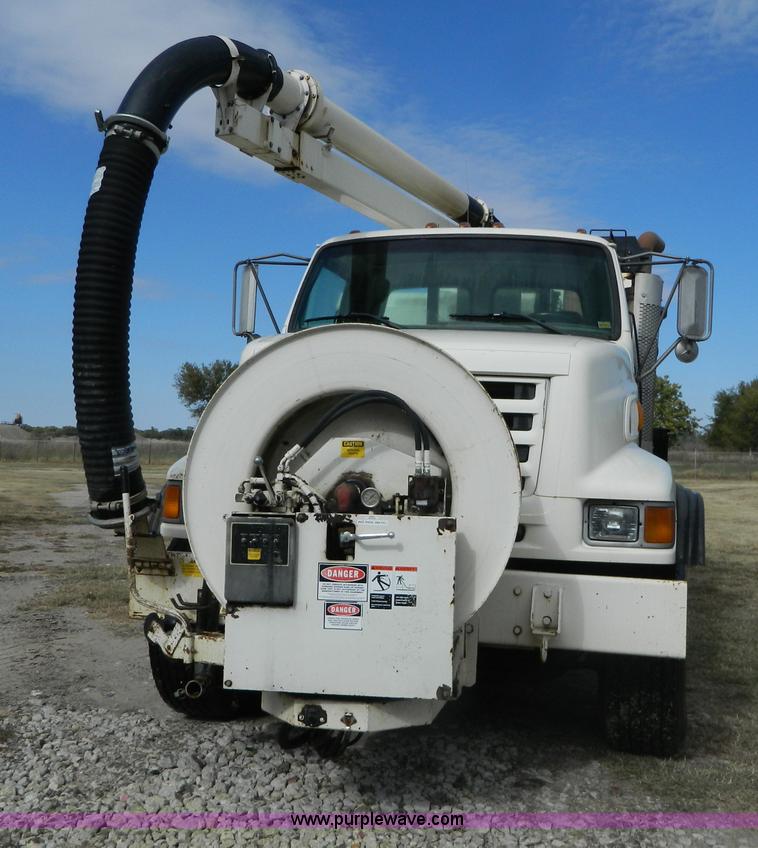 image for item D6068 1997 Ford L8501 Louisville 101 sewer cleaning truck