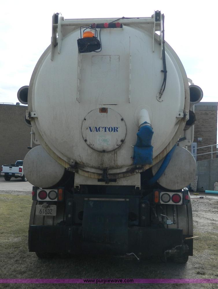 image for item D6068 1997 Ford L8501 Louisville 101 sewer cleaning truck