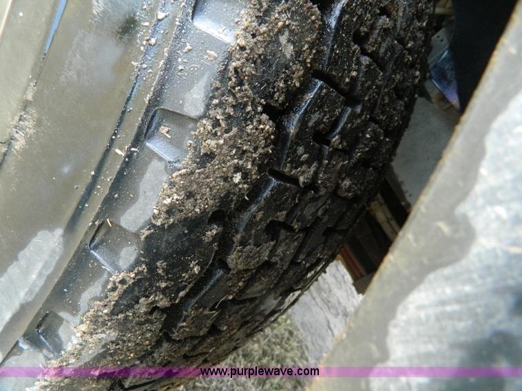 image for item D6068 1997 Ford L8501 Louisville 101 sewer cleaning truck