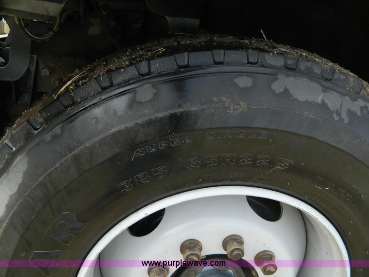 image for item D6068 1997 Ford L8501 Louisville 101 sewer cleaning truck