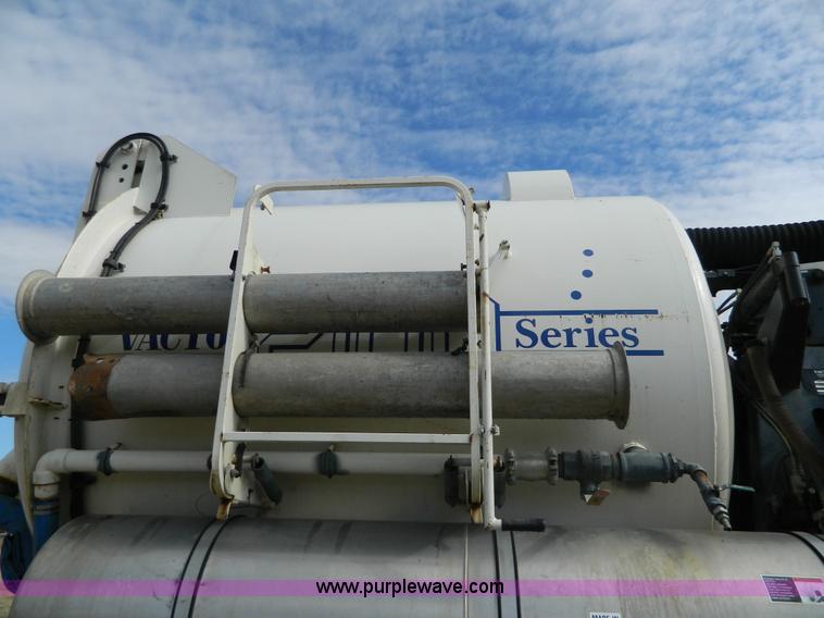 image for item D6068 1997 Ford L8501 Louisville 101 sewer cleaning truck