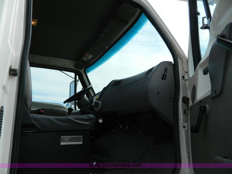 image for item D6068 1997 Ford L8501 Louisville 101 sewer cleaning truck