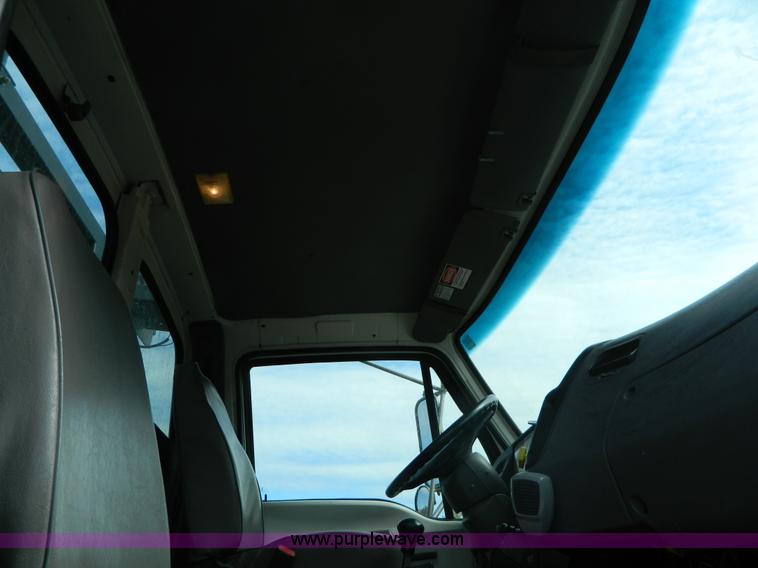 image for item D6068 1997 Ford L8501 Louisville 101 sewer cleaning truck