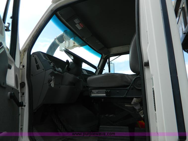 image for item D6068 1997 Ford L8501 Louisville 101 sewer cleaning truck