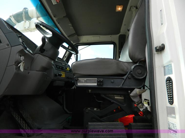 image for item D6068 1997 Ford L8501 Louisville 101 sewer cleaning truck