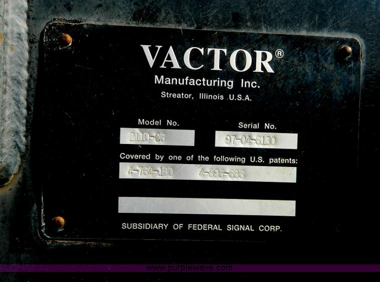 image for item D6068 1997 Ford L8501 Louisville 101 sewer cleaning truck