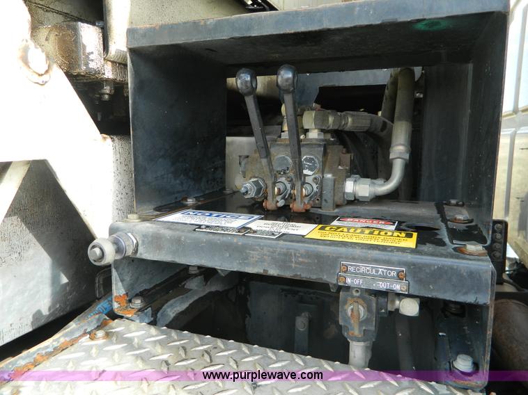image for item D6068 1997 Ford L8501 Louisville 101 sewer cleaning truck