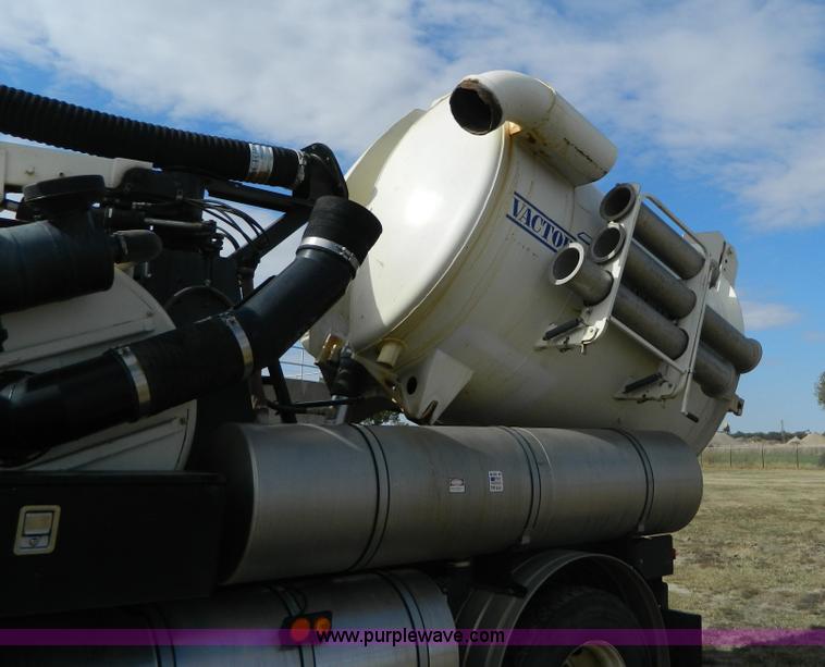 image for item D6068 1997 Ford L8501 Louisville 101 sewer cleaning truck