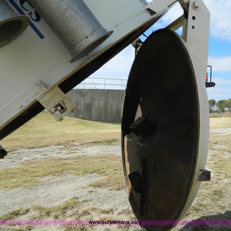 image for item D6068 1997 Ford L8501 Louisville 101 sewer cleaning truck