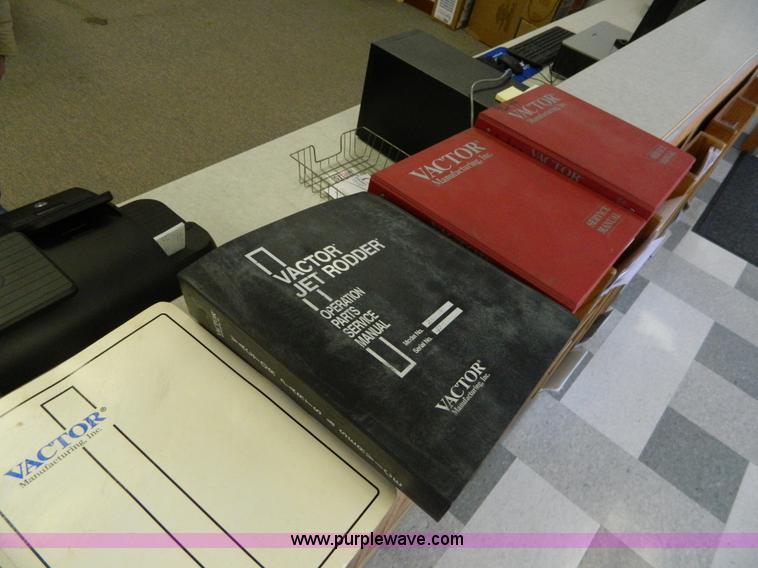 image for item D6068 1997 Ford L8501 Louisville 101 sewer cleaning truck