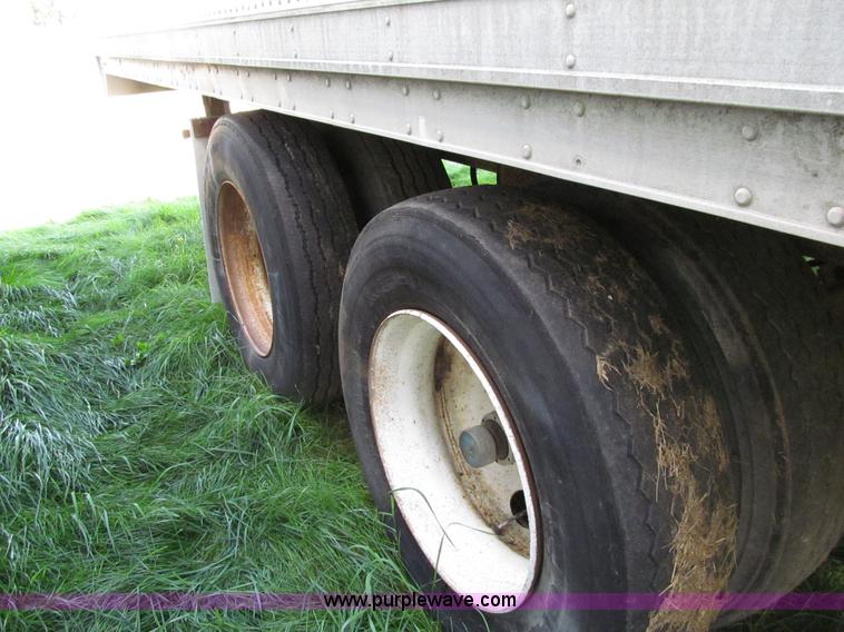 image for item E4558 1988 Dorsey tandem axle dry van trailer