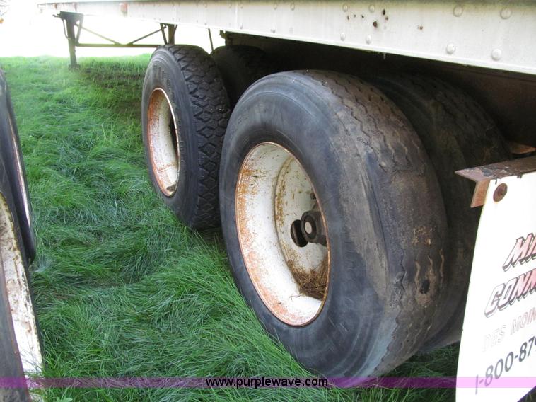 image for item E4558 1988 Dorsey tandem axle dry van trailer