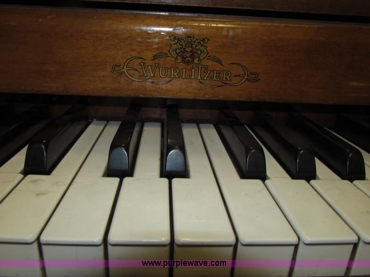 image for item E4606 Wurlitzer upright piano