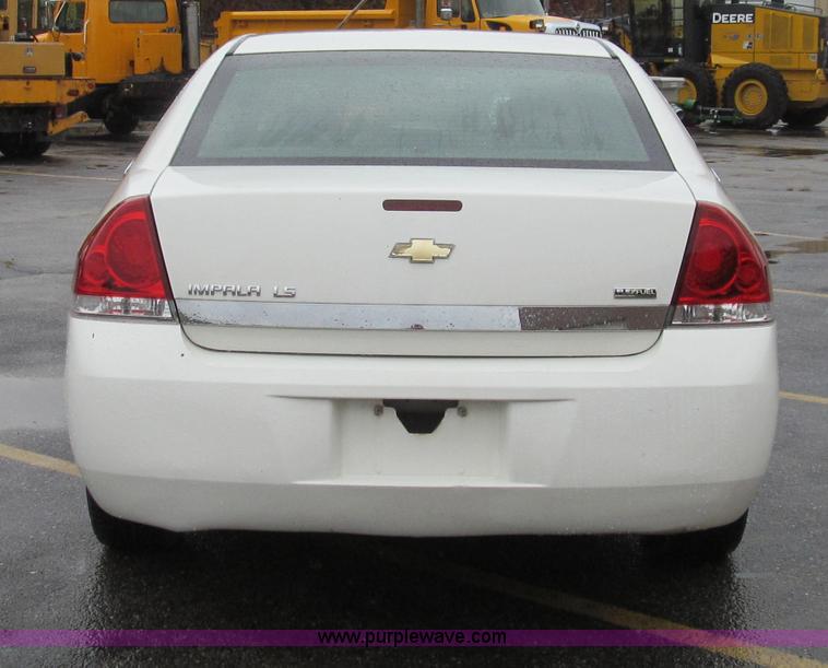 image for item G2172 2007 Chevrolet Impala LS