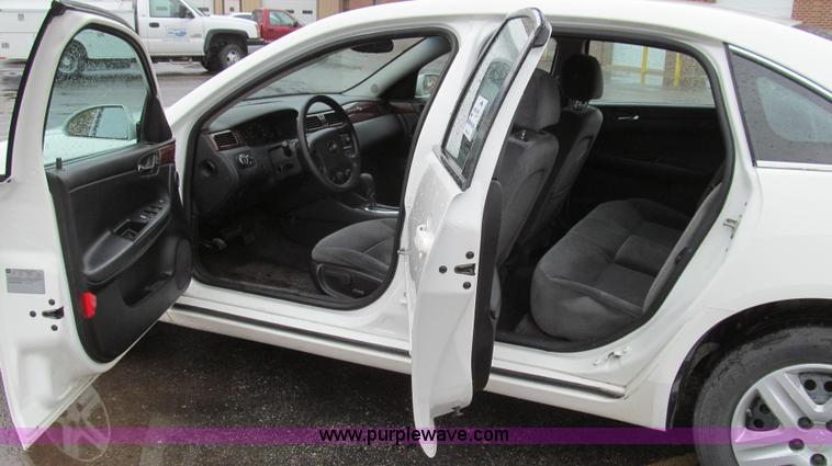 image for item G2172 2007 Chevrolet Impala LS
