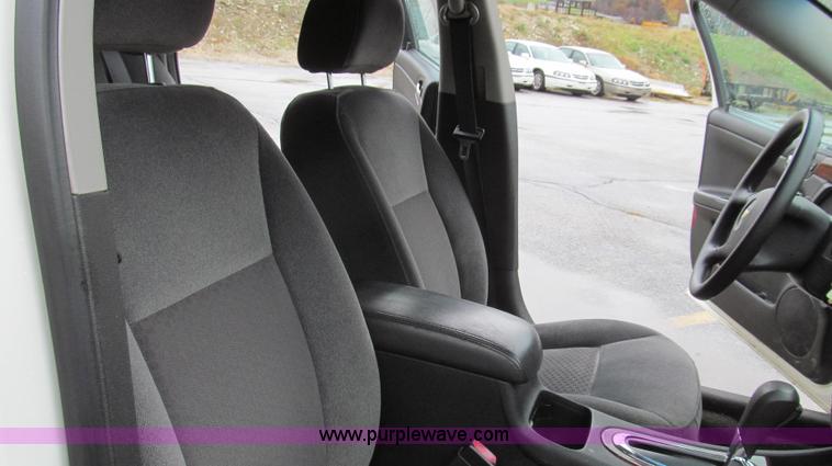 image for item G2172 2007 Chevrolet Impala LS