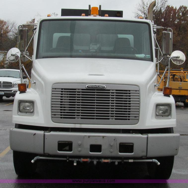 image for item G2173 2003 Freightliner FL70 truck with Schwarze M6000 sweeper