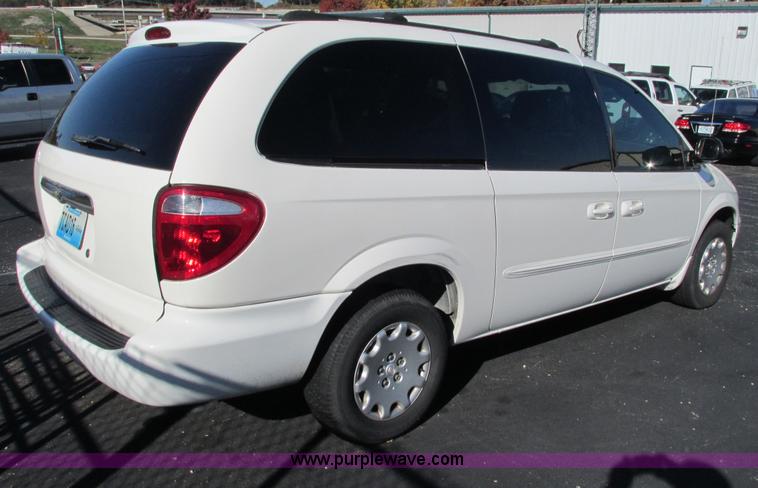 image for item G9398 2003 Chrysler Town & Country LX van