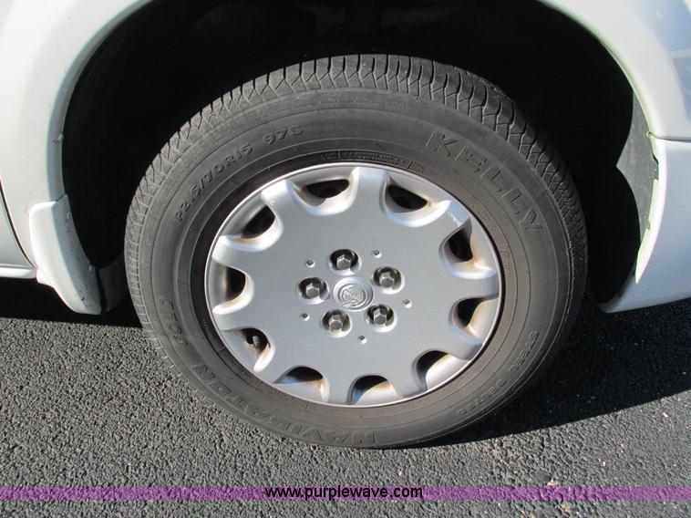 image for item G9398 2003 Chrysler Town & Country LX van