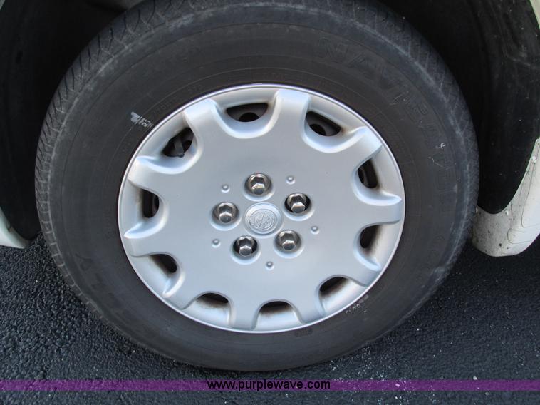 image for item G9398 2003 Chrysler Town & Country LX van