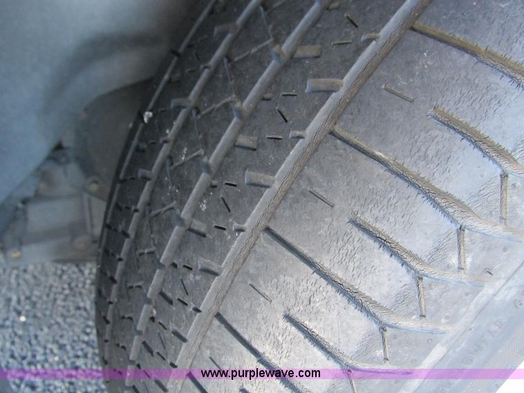 image for item G9398 2003 Chrysler Town & Country LX van