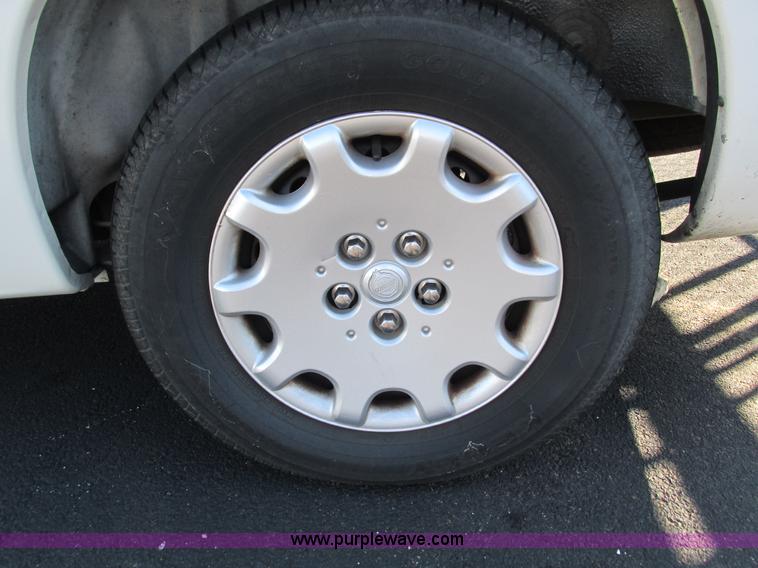image for item G9398 2003 Chrysler Town & Country LX van