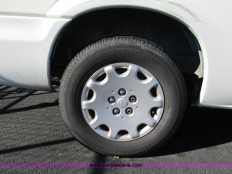 image for item G9398 2003 Chrysler Town & Country LX van