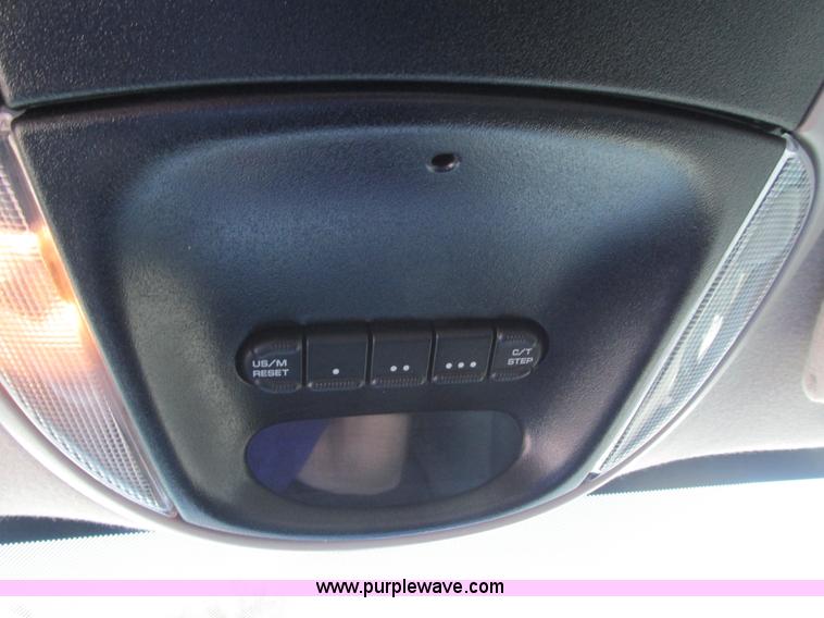 image for item G9398 2003 Chrysler Town & Country LX van