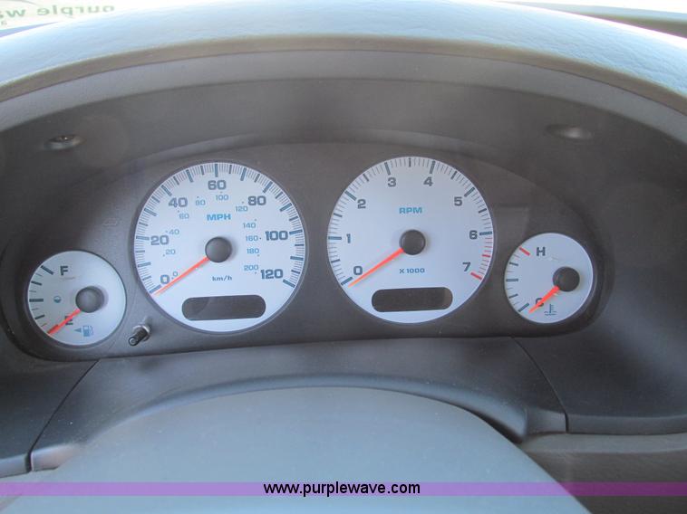 image for item G9398 2003 Chrysler Town & Country LX van