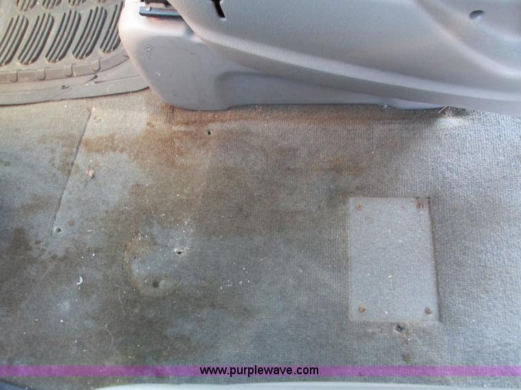 image for item G9398 2003 Chrysler Town & Country LX van