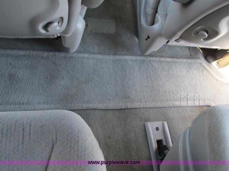 image for item G9398 2003 Chrysler Town & Country LX van