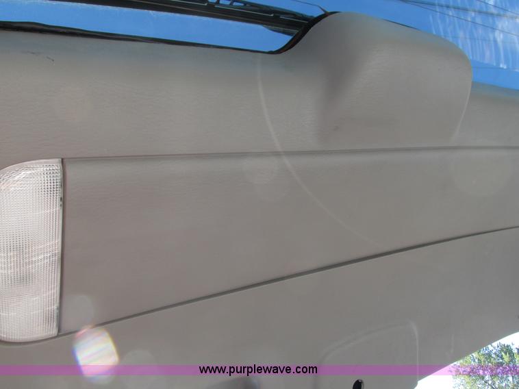 image for item G9398 2003 Chrysler Town & Country LX van