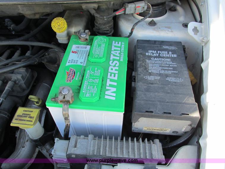 image for item G9398 2003 Chrysler Town & Country LX van