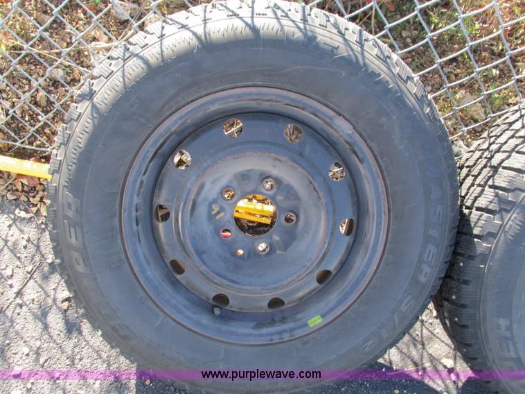 image for item G9398 2003 Chrysler Town & Country LX van