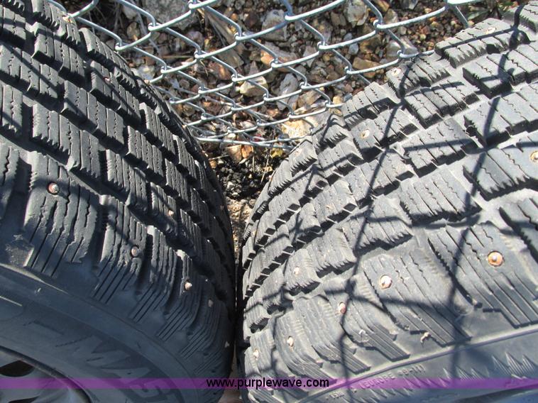 image for item G9398 2003 Chrysler Town & Country LX van